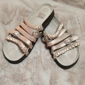 Cream Sandals with Scalloped Straps and Flat Sole
